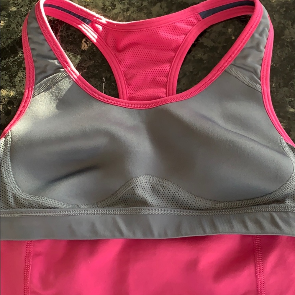 Nike running top - Picture 5 of 7